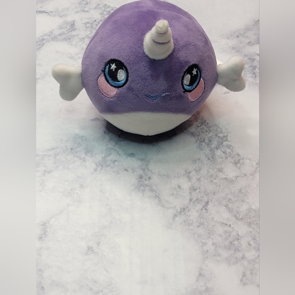 Squishamals Purple White Narwhal Whale Plushie Neil RARE 3.5"  Ages 3+